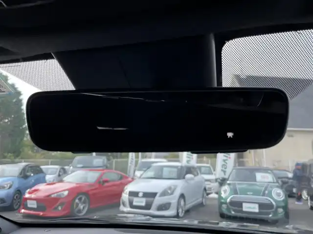 トヨタ ヤリスクロス ハイブリッド Z 三重県 2023(令5)年 2.9万km ブラックマイカ パノラミックビューモニター/トヨタコネクトナビ（Bluetooth/AM/FM/USB/Miracast/AppleCarPlay/AndroidAuto）/シートヒーター（前席）/ハーフレザー/ステアリングヒーター/ステアリングスイッチ/パワーシート（運転席）/セーフティセンス（プリクラッシュセーフティ/レーントレーシングアシスト/レーダークルーズコントロール/オートマチックハイビーム/ロードサインアシスト)/先行車発進告知機能/セカンダリーコリジョンブレーキ/パーキングサポートブレーキ（前後方静止物）/アダプティブハイビームアシスト/カラーヘッドアップディスプレイ/ドライブレコーダー付自動防眩インナーミラー/ETC/フルLEDヘッドランプ/オートライト/フルLEDリアコンビネーションランプ/LED照明付バニティミラー（前席）/ナノイーX/ヘッドレスト別体型ブラック合皮/アイボリーツィード調ファブリックコンビシート/シートバックポケット（助手席）/シートアンダートレイ（助手席）/スペアキー