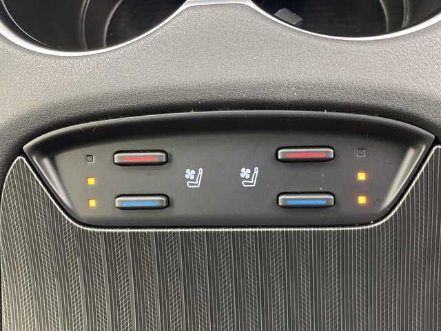 トヨタ ハリアー ハイブリッド Z レザーパッケージ 岐阜県 2020(令2)年 4.1万km プレシャスブラックパール 調光パノラマルーフ/純正ナビ/JBLサウンド/Bluetooth.フルセグTV/ブラインドスポットモニター/レーダークルーズコントロール/レーンキープアシスト/衝突軽減ブレーキ/横滑り防止/エアシート/シートヒーター/パワーシート/メモリーシート/LEDヘッドライト/オートライト/オートマチックハイビーム/ドライブレコーダー/純正フロアマット/ETC2.0