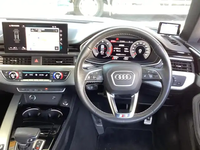 アウディ Ａ５ SB 35TDI Sライン 大阪府 2022(令4)年 2万km グレイシアホワイトメタリック ワンオーナー/純正メモリーナビ・フルセグTV・Bluetooth/MMIタッチレスポンス付きディスプレイ/アウディ アクティブレーンアシスト/前後ドライブレコーダー/アウディ ジャムアシスト/アウディ サイドアシスト/リアパーキングシステム/サラウンドビューカメラ/ステアリングヒーター/アシストパーキング/スマートキー2個/パワートランク/パドルシフト/前席パワーシート/ビルトインETC2.0/LEDオートヘッドライト/アウディ プレーンアシスト/合皮シート・シートヒーター/エクジットワーニングシステム/純正18インチアルミホイール/アダプティブクルーズコントロール