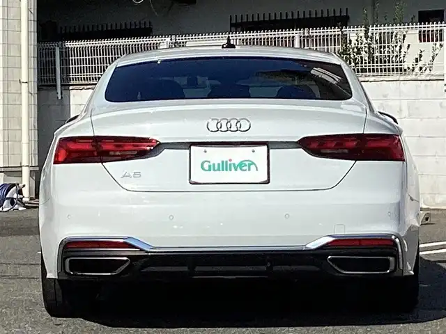 アウディ Ａ５ SB 35TDI Sライン 大阪府 2022(令4)年 2万km グレイシアホワイトメタリック ワンオーナー/純正メモリーナビ・フルセグTV・Bluetooth/MMIタッチレスポンス付きディスプレイ/アウディ アクティブレーンアシスト/前後ドライブレコーダー/アウディ ジャムアシスト/アウディ サイドアシスト/リアパーキングシステム/サラウンドビューカメラ/ステアリングヒーター/アシストパーキング/スマートキー2個/パワートランク/パドルシフト/前席パワーシート/ビルトインETC2.0/LEDオートヘッドライト/アウディ プレーンアシスト/合皮シート・シートヒーター/エクジットワーニングシステム/純正18インチアルミホイール/アダプティブクルーズコントロール