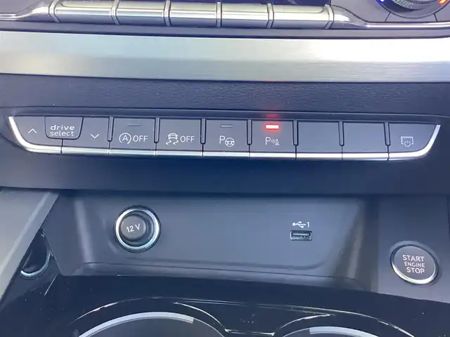 アウディ Ａ５ SB 35TDI Sライン 大阪府 2022(令4)年 2万km グレイシアホワイトメタリック ワンオーナー/純正メモリーナビ・フルセグTV・Bluetooth/MMIタッチレスポンス付きディスプレイ/アウディ アクティブレーンアシスト/前後ドライブレコーダー/アウディ ジャムアシスト/アウディ サイドアシスト/リアパーキングシステム/サラウンドビューカメラ/ステアリングヒーター/アシストパーキング/スマートキー2個/パワートランク/パドルシフト/前席パワーシート/ビルトインETC2.0/LEDオートヘッドライト/アウディ プレーンアシスト/合皮シート・シートヒーター/エクジットワーニングシステム/純正18インチアルミホイール/アダプティブクルーズコントロール