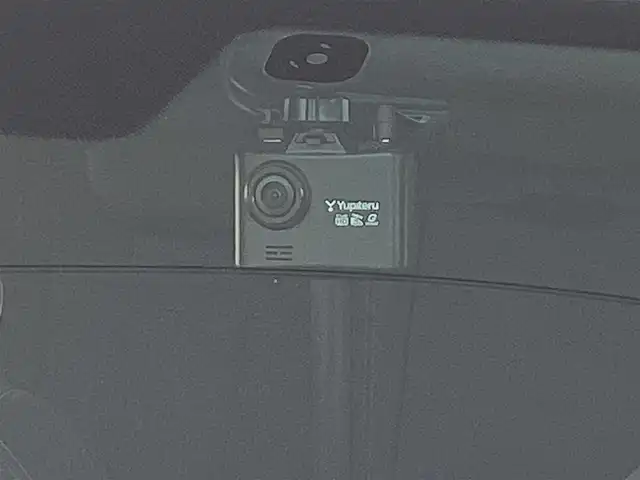 アウディ Ａ５ SB 35TDI Sライン 大阪府 2022(令4)年 2万km グレイシアホワイトメタリック ワンオーナー/純正メモリーナビ・フルセグTV・Bluetooth/MMIタッチレスポンス付きディスプレイ/アウディ アクティブレーンアシスト/前後ドライブレコーダー/アウディ ジャムアシスト/アウディ サイドアシスト/リアパーキングシステム/サラウンドビューカメラ/ステアリングヒーター/アシストパーキング/スマートキー2個/パワートランク/パドルシフト/前席パワーシート/ビルトインETC2.0/LEDオートヘッドライト/アウディ プレーンアシスト/合皮シート・シートヒーター/エクジットワーニングシステム/純正18インチアルミホイール/アダプティブクルーズコントロール