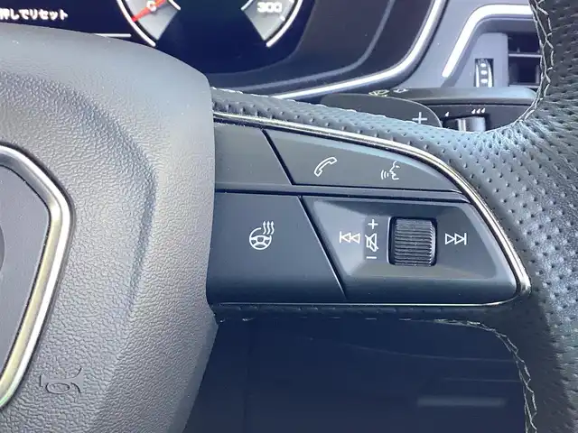 アウディ Ａ５ SB 35TDI Sライン 大阪府 2022(令4)年 2万km グレイシアホワイトメタリック ワンオーナー/純正メモリーナビ・フルセグTV・Bluetooth/MMIタッチレスポンス付きディスプレイ/アウディ アクティブレーンアシスト/前後ドライブレコーダー/アウディ ジャムアシスト/アウディ サイドアシスト/リアパーキングシステム/サラウンドビューカメラ/ステアリングヒーター/アシストパーキング/スマートキー2個/パワートランク/パドルシフト/前席パワーシート/ビルトインETC2.0/LEDオートヘッドライト/アウディ プレーンアシスト/合皮シート・シートヒーター/エクジットワーニングシステム/純正18インチアルミホイール/アダプティブクルーズコントロール