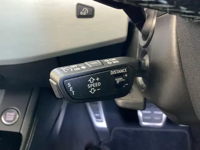 アウディ Ａ５ SB 35TDI Sライン 大阪府 2022(令4)年 2万km グレイシアホワイトメタリック ワンオーナー/純正メモリーナビ・フルセグTV・Bluetooth/MMIタッチレスポンス付きディスプレイ/アウディ アクティブレーンアシスト/前後ドライブレコーダー/アウディ ジャムアシスト/アウディ サイドアシスト/リアパーキングシステム/サラウンドビューカメラ/ステアリングヒーター/アシストパーキング/スマートキー2個/パワートランク/パドルシフト/前席パワーシート/ビルトインETC2.0/LEDオートヘッドライト/アウディ プレーンアシスト/合皮シート・シートヒーター/エクジットワーニングシステム/純正18インチアルミホイール/アダプティブクルーズコントロール