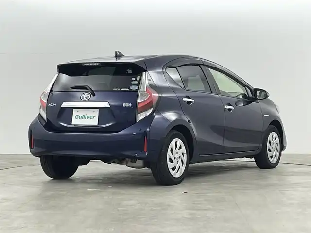 トヨタ アクア S スタイルブラック 福島県 2019(平31)年 2.9万km ダークブルーマイカ トヨタセーフティセンス/・プリクラッシュセーフティシステム（対車両）/・レーンディパーチャーアラート/・オートマチックハイビーム/純正SDナビ/・型番：ＮＳＺＴ－Ｗ６８Ｔ/・フルセグ/CD/DVD/SD/BT/FM/AM/・バックカメラ/・ビルトインETC/ドライブレコーダー/ステアリングスイッチ/LEDヘッドライト/・フォグランプ/・オートライト/ウィンカーミラー/・電動格納ミラー/純正フロアマット/ドアバイザー/プッシュスタート/・スマートキー/・スペアキー×１