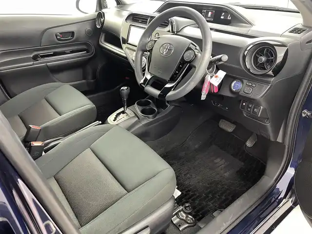 トヨタ アクア S スタイルブラック 福島県 2019(平31)年 2.9万km ダークブルーマイカ トヨタセーフティセンス/・プリクラッシュセーフティシステム（対車両）/・レーンディパーチャーアラート/・オートマチックハイビーム/純正SDナビ/・型番：ＮＳＺＴ－Ｗ６８Ｔ/・フルセグ/CD/DVD/SD/BT/FM/AM/・バックカメラ/・ビルトインETC/ドライブレコーダー/ステアリングスイッチ/LEDヘッドライト/・フォグランプ/・オートライト/ウィンカーミラー/・電動格納ミラー/純正フロアマット/ドアバイザー/プッシュスタート/・スマートキー/・スペアキー×１