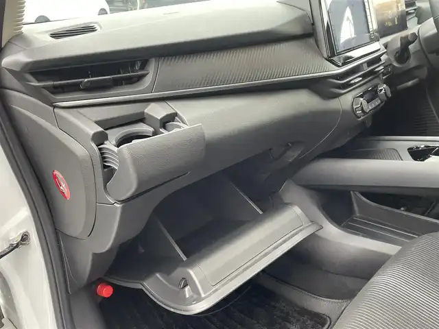 日産 ノート X 群馬県 2023(令5)年 1万km ピュアホワイトパール エマージェンシ―ブレーキ/・BSM/・LKA/・ふらつき警報/・標識認識/ワンオーナー/純正SDナビ/（AM/FM/CD/DVD/BT/SD/HDMI）/フルセグTV/全方位カメラ/デジタルインナーミラー/ETC/ドラレコ（前方のみ）/純正フロアマット/純正ドアバイザー/ステアリングリモコン/コーナーセンサー/保証書/取説/スペア―キー