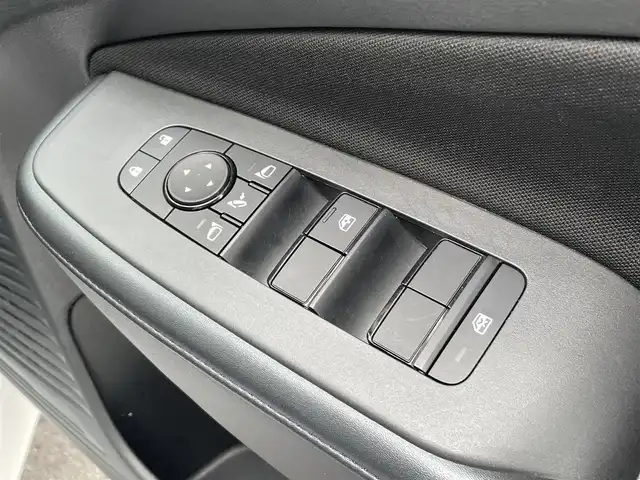 日産 ノート X 群馬県 2023(令5)年 1万km ピュアホワイトパール エマージェンシ―ブレーキ/・BSM/・LKA/・ふらつき警報/・標識認識/ワンオーナー/純正SDナビ/（AM/FM/CD/DVD/BT/SD/HDMI）/フルセグTV/全方位カメラ/デジタルインナーミラー/ETC/ドラレコ（前方のみ）/純正フロアマット/純正ドアバイザー/ステアリングリモコン/コーナーセンサー/保証書/取説/スペア―キー