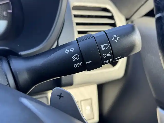 ダイハツ コペン セロS 兵庫県 2017(平29)年 3.4万km パールホワイトⅢ 純正ナビ/フルセグＴＶ/Bluetooth接続可/DVD再生可/純正赤レカロシート/ETC/アクティブトップ/革巻きステアリング/純正16インチアルミホイール/Bi-AngleLEDヘッドライト/フロントフォグランプ/スマートキー/プッシュスタート/シートヒーター/パドルシフト