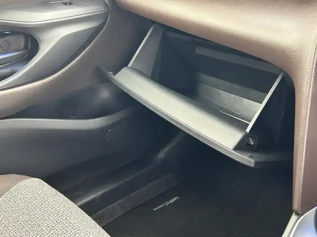 トヨタ ヤリスクロス Z 熊本県 2021(令3)年 2.3万km ブラックマイカ ワンオーナー/禁煙車/ディスプレイオーディオ(BT/ラジオ/ナビキット付き)/トヨタセーフティーセンス / ・衝突軽減ブレーキ(PCS)/ ・車線逸脱警報装置(LTA)/ ・PKSB(パーキングサポートブレーキ)/ ・RSA（ロードサインアシスト）/ ・レーダクルーズコントロール/・先行車発進お知らせ/ビルトインETC/バックカメラ/前後クリアランスソナー/運転席パワーシート/前席シートヒーター/電動パーキングブレーキ/オートライト/オートハイビーム/横滑り防止装置/純正アルミホイール/純正フロアマット/USB端子/スマートキー/プッシュスタート/スペアキー1本/保証書/取扱説明書