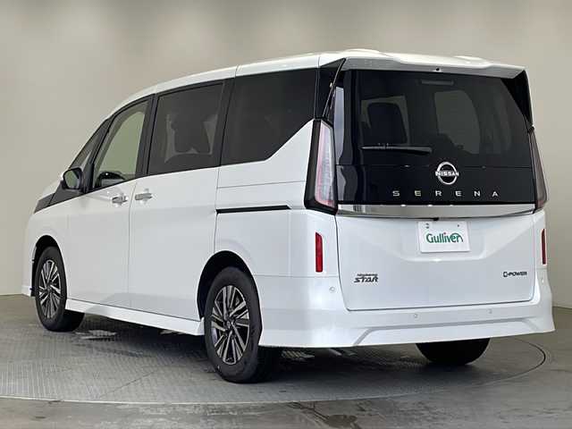 日産 セレナ e－パワー ハイウェイスター V 栃木県 2025(令7)年 0.1万km未満 白 登録済み未使用車/12.3インチNissanConnectナビゲーションシステム/（フルセグ/AppleCarPlay/AndroidAuto/USB/HDMI/Amazon Alexa搭載）/ハンズフリーオートスライドドア〈両側〉（挟み込み防止機構付） /ETC2.0ユニット（ビルトインタイプ）/アドバンスドドライブアシストディスプレイ/（12.3インチカラーディスプレイ）/統合型インターフェースディスプレイ/インテリジェント アラウンドビューモニター/プロパイロット（ナビリンク機能付）/インテリジェントルームミラー/インテリジェント エマージェンシーブレーキ/インテリジェント FCW（前方衝突予測警報）/インテリジェント LI（車線逸脱防止支援システム）/LDW（車線逸脱警報）/インテリジェント BSI（後側方衝突防止支援システム）BSW（後側方車両検知警報/RCTA（後退時車両検知警報）/ワイヤレス充電器/アダプティブLEDヘッドライトシステム/電動パーキングブレーキ/純正16インチAW/リアオートエアコン/リアサンシェード/充電用USBポート