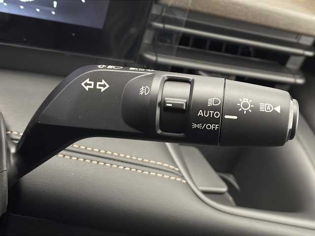 日産 セレナ e－パワー ハイウェイスター V 栃木県 2025(令7)年 0.1万km未満 白 登録済み未使用車/12.3インチNissanConnectナビゲーションシステム/（フルセグ/AppleCarPlay/AndroidAuto/USB/HDMI/Amazon Alexa搭載）/ハンズフリーオートスライドドア〈両側〉（挟み込み防止機構付） /ETC2.0ユニット（ビルトインタイプ）/アドバンスドドライブアシストディスプレイ/（12.3インチカラーディスプレイ）/統合型インターフェースディスプレイ/インテリジェント アラウンドビューモニター/プロパイロット（ナビリンク機能付）/インテリジェントルームミラー/インテリジェント エマージェンシーブレーキ/インテリジェント FCW（前方衝突予測警報）/インテリジェント LI（車線逸脱防止支援システム）/LDW（車線逸脱警報）/インテリジェント BSI（後側方衝突防止支援システム）BSW（後側方車両検知警報/RCTA（後退時車両検知警報）/ワイヤレス充電器/アダプティブLEDヘッドライトシステム/電動パーキングブレーキ/純正16インチAW/リアオートエアコン/リアサンシェード/充電用USBポート