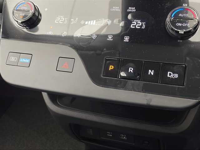 日産 セレナ e－パワー ハイウェイスター V 栃木県 2025(令7)年 0.1万km未満 白 登録済み未使用車/12.3インチNissanConnectナビゲーションシステム/（フルセグ/AppleCarPlay/AndroidAuto/USB/HDMI/Amazon Alexa搭載）/ハンズフリーオートスライドドア〈両側〉（挟み込み防止機構付） /ETC2.0ユニット（ビルトインタイプ）/アドバンスドドライブアシストディスプレイ/（12.3インチカラーディスプレイ）/統合型インターフェースディスプレイ/インテリジェント アラウンドビューモニター/プロパイロット（ナビリンク機能付）/インテリジェントルームミラー/インテリジェント エマージェンシーブレーキ/インテリジェント FCW（前方衝突予測警報）/インテリジェント LI（車線逸脱防止支援システム）/LDW（車線逸脱警報）/インテリジェント BSI（後側方衝突防止支援システム）BSW（後側方車両検知警報/RCTA（後退時車両検知警報）/ワイヤレス充電器/アダプティブLEDヘッドライトシステム/電動パーキングブレーキ/純正16インチAW/リアオートエアコン/リアサンシェード/充電用USBポート