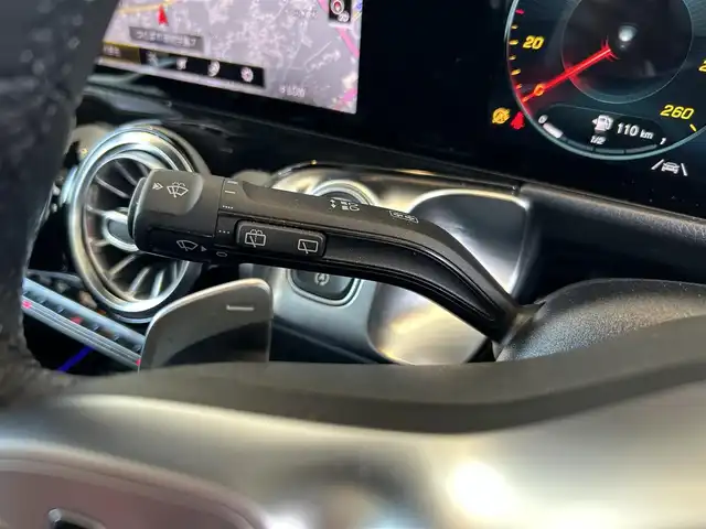 メルセデス・ベンツ ＧＬＢ２００ｄ AMGライン 茨城県 2020(令2)年 1.8万km デジタルホワイト パノラマルーフ/AMGラインpkg/・アダプティブハイビームアシスト＋/・マルチビームLEDヘッドライト/・AMGライン/・本革巻スポーツステアリング/・スポーツシート/・レザーARTICO/MICROCUTシート/・19インチAMG5ツインスポークAW/レーダーセーフティpkg/アクティブパーキングアシスト/アダプティブハイビームアシスト＋/メモリー付パワーシート（D/N）/シートヒーター（D/N）/デジタルコックピットディスプレイ/360°カメラシステム/アンビエント（64色）/ワイヤレスチャージング/EASY-PACK自動開閉テールゲート/フットトランクオープナー/ETC2.0
