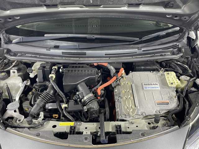 日産 ノート e－パワー X モード・プレミア 福岡県 2017(平29)年 3.4万km ダークメタルグレー ・フルセグTV/・Bluetooth/・レーンキープアシスト/・横滑り防止システム/・衝突軽減ブレーキ/・前後コーナーセンサー