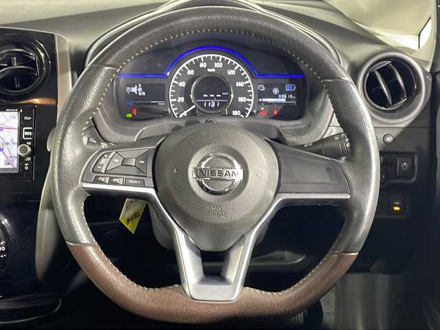 日産 ノート e－パワー X モード・プレミア 福岡県 2017(平29)年 3.4万km ダークメタルグレー ・フルセグTV/・Bluetooth/・レーンキープアシスト/・横滑り防止システム/・衝突軽減ブレーキ/・前後コーナーセンサー