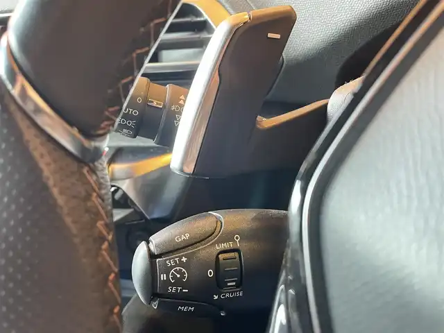 プジョー ５００８ GT ブルーHDi 愛知県 2019(令1)年 5.9万km エメラルドクリスタル ナビ /フルセグTV /Bluetooth /ファーストクラスパッケージ /黒革シート /シートヒーター/パノラマサンルーフ /フロント/サイド/リアカメラ /ブラインドスポット /ACC /レーンキープ /パワーテールゲート
