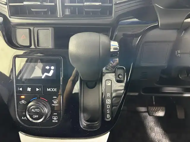 ダイハツ ムーヴ カスタム RS ハイパー SA 佐賀県 2014(平26)年 8.8万km ブラックマイカメタリック/パールホワイトⅢ 2トーン 社外7型ナビ/ＡＭ/ＦＭ/CD/DVD/Bluetooth/フルセグTV/バックカメラ/ETC/衝突被害軽減システム/ターボ/コーナーセンサー/シートヒーター/LEDヘッドライト/フォグランプ/オートエアコン/盗難防止装置/横滑り防止装置/オートライト/スマートキー/スペアキー有/プッシュスタート/USB入力端子/フロアマット/純正15インチアルミホイール/ステアリングスイッチ/本革巻きステアリング/シートカバー/ドアバイザー