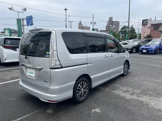 日産 セレナ ハイウェイS S HV Aセーフ 神奈川県 2014(平26)年 6.8万km ブリリアントシルバー 純正8型ナビ（MM514D-L）/・Bluetooth・DVD/・フルセグTV/・アラウンドビューモニター/純正11型フリップダウンモニター/両側電動スライドドア/運転支援システム/・エマージェンシーブレーキ/・踏み間違い防止アシスト/・車線逸脱警報/LEDライト/ビルトインETC/クルーズコントロール/スマートキーX2/新車時手帳、取説
