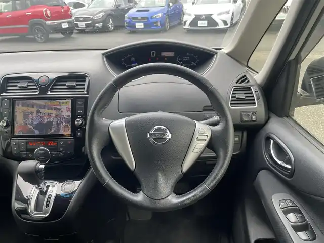 日産 セレナ ハイウェイS S HV Aセーフ 神奈川県 2014(平26)年 6.8万km ブリリアントシルバー 純正8型ナビ（MM514D-L）/・Bluetooth・DVD/・フルセグTV/・アラウンドビューモニター/純正11型フリップダウンモニター/両側電動スライドドア/運転支援システム/・エマージェンシーブレーキ/・踏み間違い防止アシスト/・車線逸脱警報/LEDライト/ビルトインETC/クルーズコントロール/スマートキーX2/新車時手帳、取説