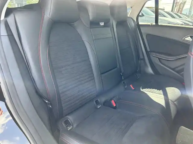メルセデス・ベンツ ＣＬＡ１８０ Sブレイク AMG スタイル 滋賀県 2017(平29)年 5万km コスモスブラック サンルーフ/AMGプレミアムパッケージ/レーダーセーフティパッケージ/ハーフレザーシート/・前席メモリ付きパワーシート/・前席シートヒーター /harman/kardonサウンド/純正ナビ/（CD/DVD/DTV/BT）/バックカメラ/ETC/前後コーナーセンサー/純正LEDヘッドライト/純正18インチAW