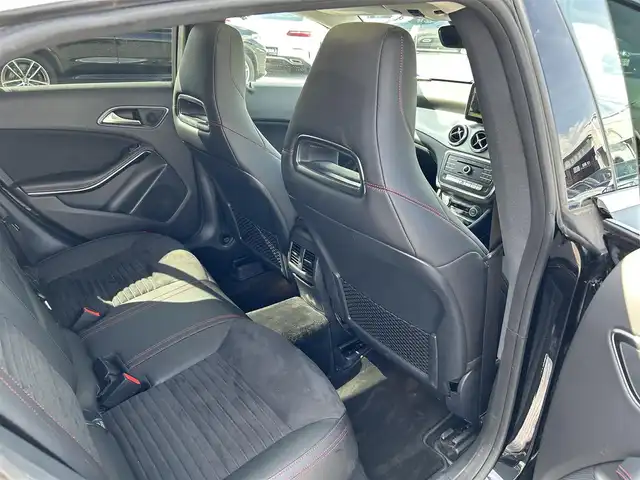 メルセデス・ベンツ ＣＬＡ１８０ Sブレイク AMG スタイル 滋賀県 2017(平29)年 5万km コスモスブラック サンルーフ/AMGプレミアムパッケージ/レーダーセーフティパッケージ/ハーフレザーシート/・前席メモリ付きパワーシート/・前席シートヒーター /harman/kardonサウンド/純正ナビ/（CD/DVD/DTV/BT）/バックカメラ/ETC/前後コーナーセンサー/純正LEDヘッドライト/純正18インチAW