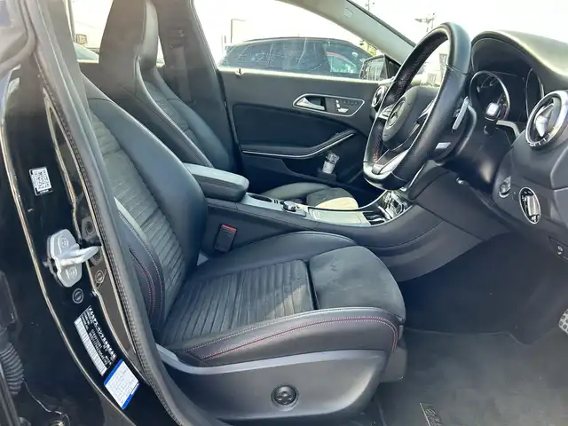 メルセデス・ベンツ ＣＬＡ１８０ Sブレイク AMG スタイル 滋賀県 2017(平29)年 5万km コスモスブラック サンルーフ/AMGプレミアムパッケージ/レーダーセーフティパッケージ/ハーフレザーシート/・前席メモリ付きパワーシート/・前席シートヒーター /harman/kardonサウンド/純正ナビ/（CD/DVD/DTV/BT）/バックカメラ/ETC/前後コーナーセンサー/純正LEDヘッドライト/純正18インチAW