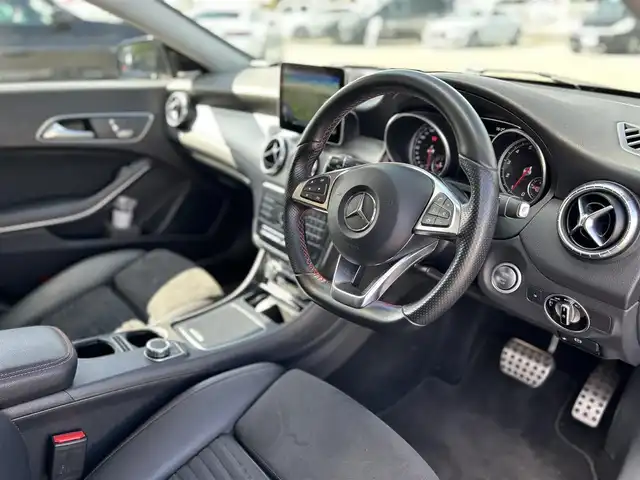 メルセデス・ベンツ ＣＬＡ１８０ Sブレイク AMG スタイル 滋賀県 2017(平29)年 5万km コスモスブラック サンルーフ/AMGプレミアムパッケージ/レーダーセーフティパッケージ/ハーフレザーシート/・前席メモリ付きパワーシート/・前席シートヒーター /harman/kardonサウンド/純正ナビ/（CD/DVD/DTV/BT）/バックカメラ/ETC/前後コーナーセンサー/純正LEDヘッドライト/純正18インチAW