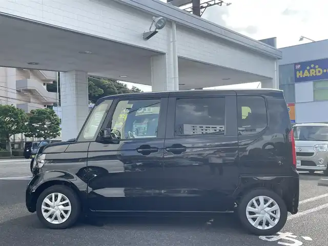 ホンダ Ｎ ＢＯＸ 長崎県 2024(令6)年 0.1万km クリスタルブラックパール ・プッシュスタート/・純正ディスプレオオーディオ（AM/FM）/・ブルートゥース/・クルーズコントロール（追従機能有）/・ハンドルスイッチ/・オートライト/・片側パワースライドドア/・横滑り防止装置/・パーキングアシスト/・ブレーキホールド/・スペアキー1本/・衝突軽減ブレーキ/・コーナーセンサー前後/・ドライブレコーダー（前方）/・レーンキープアシスト/・USB/・充電Cタイプ