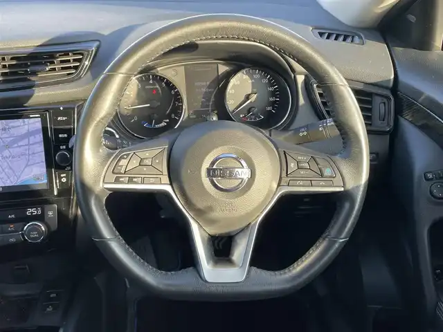 日産 エクストレイル ハイブリッド 20Xi 愛知県 2018(平30)年 14.2万km ブリリアントホワイトパール (株)IDOMが運営する【じしゃロン名古屋鳴海店】の自社ローン専用車両になりますこちらは現金またはオートローンご利用時の価格です。自社ローンご希望の方は別途その旨お申付け下さい純正ナビ（CD/DVD/Blu-ray）/全方位カメラ/デジタルインナーミラー/プロパイロット/電動パーキング/パワーバックドア/シートヒーター/ルーフレール/前方ドラレコ/純正AW車載