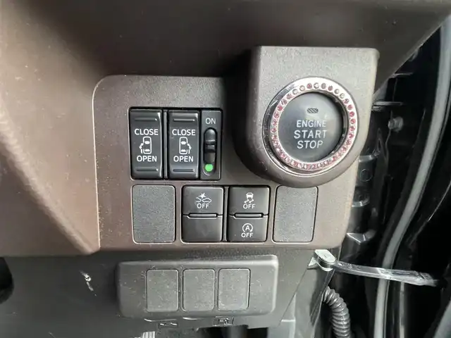 トヨタ タンク G S 愛知県 2017(平29)年 7.7万km ブラックマイカメタリック (株)IDOMが運営する【じしゃロン豊川店】の自社ローン専用車両になります。こちらは現金またはオートローンご利用時の価格です。自社ローンご希望の方は別途その旨お申付け下さい/純正SDナビ/　〇Bluetooth/　〇ワンセグTV/両側パワースライドドア/プッシュスタート/クルーズコントロール/ウィンカーミラー/ETC/ドアバイザー/オートライト