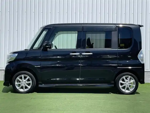 ダイハツ タント カスタム X 香川県 2018(平30)年 4万km ブラックマイカメタリック 登録時走行距離：39645km/バックカメラ　/ナビ　/Ｂｌｕｅｔｏｏｔｈ接続　/片側パワースライド　/純正フロアマット　/運転席シートヒーター　/ＬＥＤヘッドライト　/オートライト　/スペアキー有　/衝突軽減　/ｗサイドエアバック　/ＡＡＣ