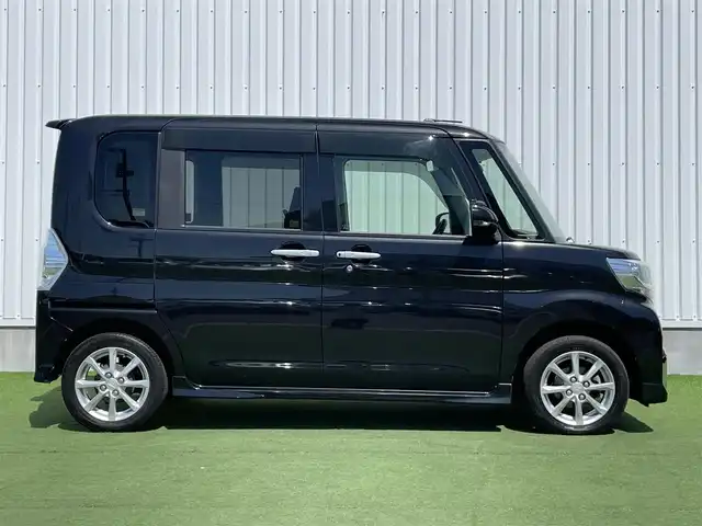 ダイハツ タント カスタム X 香川県 2018(平30)年 4万km ブラックマイカメタリック 登録時走行距離：39645km/バックカメラ　/ナビ　/Ｂｌｕｅｔｏｏｔｈ接続　/片側パワースライド　/純正フロアマット　/運転席シートヒーター　/ＬＥＤヘッドライト　/オートライト　/スペアキー有　/衝突軽減　/ｗサイドエアバック　/ＡＡＣ