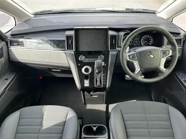 三菱 デリカＤ：５ シャモニー 大阪府 2025(令7)年 0.1千km グラファイトグレーメタリック/ブラックマイカ ミラー型全周囲カメラ　両側パワースライドドア　電動リアゲート　ハーフレザーシート　パワーシート　シートヒーター　ハンドルヒーター　BSM 衝突軽減　レーダークルーズ　スマートキー　プッシュスタート　