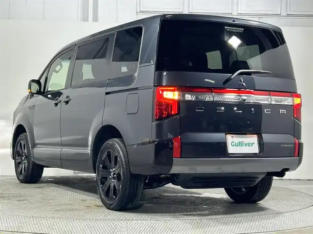 三菱 デリカＤ：５ シャモニー 大阪府 2025(令7)年 0.1千km グラファイトグレーメタリック/ブラックマイカ ミラー型全周囲カメラ　両側パワースライドドア　電動リアゲート　ハーフレザーシート　パワーシート　シートヒーター　ハンドルヒーター　BSM 衝突軽減　レーダークルーズ　スマートキー　プッシュスタート　