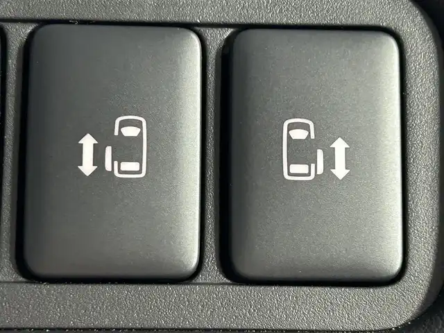 三菱 デリカＤ：５ シャモニー 大阪府 2025(令7)年 0.1千km グラファイトグレーメタリック/ブラックマイカ ミラー型全周囲カメラ　両側パワースライドドア　電動リアゲート　ハーフレザーシート　パワーシート　シートヒーター　ハンドルヒーター　BSM 衝突軽減　レーダークルーズ　スマートキー　プッシュスタート　