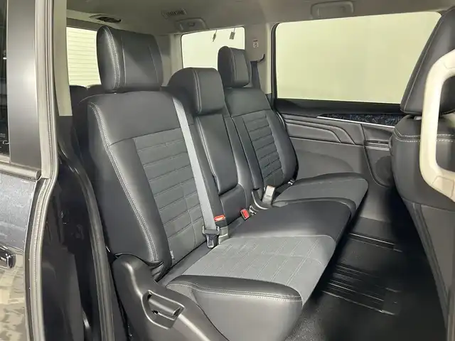 三菱 デリカＤ：５ シャモニー 大阪府 2025(令7)年 0.1千km グラファイトグレーメタリック/ブラックマイカ ミラー型全周囲カメラ　両側パワースライドドア　電動リアゲート　ハーフレザーシート　パワーシート　シートヒーター　ハンドルヒーター　BSM 衝突軽減　レーダークルーズ　スマートキー　プッシュスタート　