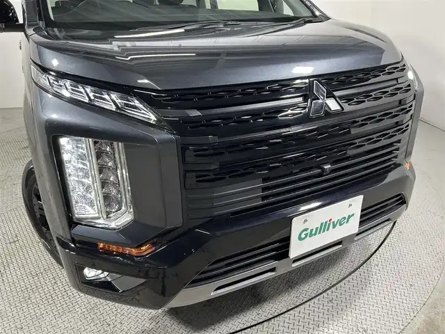 三菱 デリカＤ：５ シャモニー 大阪府 2025(令7)年 0.1千km グラファイトグレーメタリック/ブラックマイカ ミラー型全周囲カメラ　両側パワースライドドア　電動リアゲート　ハーフレザーシート　パワーシート　シートヒーター　ハンドルヒーター　BSM 衝突軽減　レーダークルーズ　スマートキー　プッシュスタート　