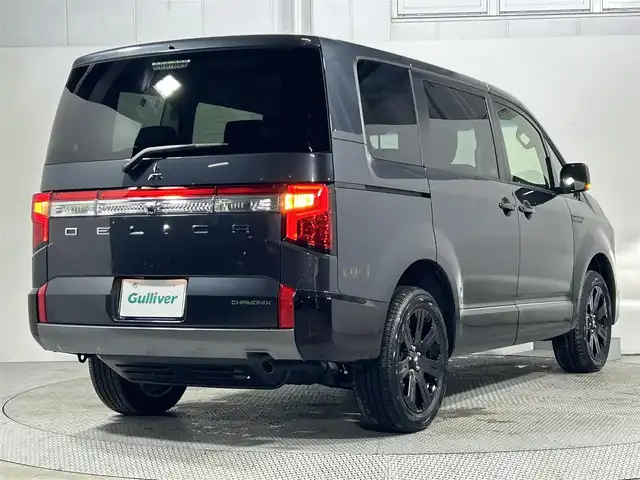 三菱 デリカＤ：５ シャモニー 大阪府 2025(令7)年 0.1千km グラファイトグレーメタリック/ブラックマイカ ミラー型全周囲カメラ　両側パワースライドドア　電動リアゲート　ハーフレザーシート　パワーシート　シートヒーター　ハンドルヒーター　BSM 衝突軽減　レーダークルーズ　スマートキー　プッシュスタート　