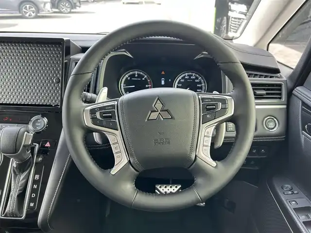 三菱 デリカＤ：５ シャモニー 大阪府 2025(令7)年 0.1千km グラファイトグレーメタリック/ブラックマイカ ミラー型全周囲カメラ　両側パワースライドドア　電動リアゲート　ハーフレザーシート　パワーシート　シートヒーター　ハンドルヒーター　BSM 衝突軽減　レーダークルーズ　スマートキー　プッシュスタート　