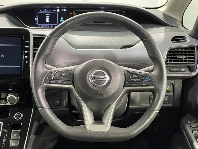 日産 セレナ ハイウェイスター V 愛知県 2021(令3)年 2万km ブリリアントホワイトパール 純正10インチナビ/（Bluetooth/AM/FM/フルセグTV）/フリップダウンモニター/衝突軽減ブレーキ/プロパイロット/両側電動スライドドア/LEDヘッドライト/ETC/バックカメラ/コーナーセンサー/レーンキープアシスト/プッシュスタートボタン/スマートキー/純正16インチＡＷ
