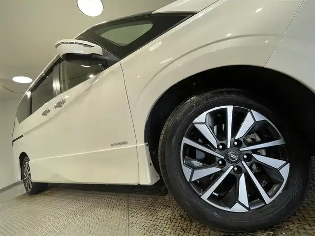 日産 セレナ ハイウェイスター V 愛知県 2021(令3)年 2万km ブリリアントホワイトパール 純正10インチナビ/（Bluetooth/AM/FM/フルセグTV）/フリップダウンモニター/衝突軽減ブレーキ/プロパイロット/両側電動スライドドア/LEDヘッドライト/ETC/バックカメラ/コーナーセンサー/レーンキープアシスト/プッシュスタートボタン/スマートキー/純正16インチＡＷ