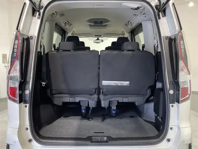 日産 セレナ ハイウェイスター V 愛知県 2021(令3)年 2万km ブリリアントホワイトパール 純正10インチナビ/（Bluetooth/AM/FM/フルセグTV）/フリップダウンモニター/衝突軽減ブレーキ/プロパイロット/両側電動スライドドア/LEDヘッドライト/ETC/バックカメラ/コーナーセンサー/レーンキープアシスト/プッシュスタートボタン/スマートキー/純正16インチＡＷ