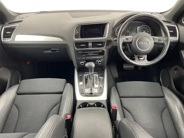 アウディ Ｑ５ 2．0 TFSI クワトロ Sライン 鹿児島県 2016(平28)年 8.7万km グレイシアホワイトメタリック 純正SDナビ/(BT/CD/DVD/AM/FM/フルセグTV)/衝突軽減ブレーキ/ダウンヒルアシストコントロール/クルーズコントロール/レーンキープアシスト/パワーシート/シートメモリー/電動パーキングブレーキ/オートブレーキホールド/パドルシフト/パワーバックドア/アイドリングストップ/4WD/ETC/バックカメラ/純正19インチアルミホイール/純正フロアマット/保証書/取扱説明書