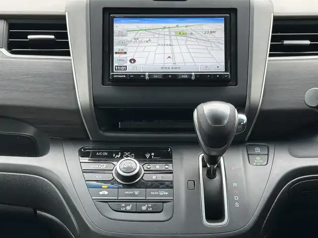 ホンダ フリード G ホンダセンシング 群馬県 2022(令4)年 3.8万km プラチナホワイトパール Sパッケージ/ナビ装着用スペシャルパッケージ/カロッツェリアナビ/CD・DVD・SD/Bluetooth・フルセグTV/10.2型フリップダウンモニター/両側パワースライドドア/バックカメラ/前後ドライブレコーダー/ビルトインETC/前席シートヒーター/クルーズコントロール/横滑り防止装置/レーンキープアシスト/衝突軽減ブレーキ/アイドリングストップ/純正アルミホイール/LEDヘッドライト/オートリトラミラー/センターテーブル/取説・保証書/スマートキー×2