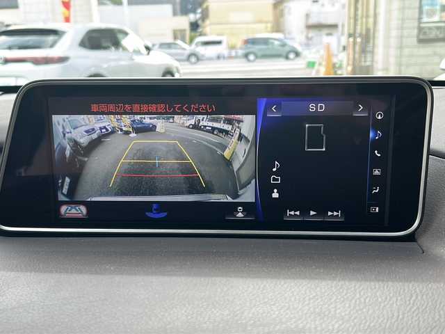 レクサス ＲＸ 450h バージョンL 神奈川県 2016(平28)年 5.4万km ソニッククォーツ マークレビンソン/純正ナビ/（CD/DVD/FM/SD/USB/BT/AUX/フルセグTV)/パノラマルーフ/全方位カメラ/前方ドライブレコーダー/ETC/レーダークルーズコントロール/ヘッドアップディスプレイ/ブラインドスポットモニター/レーンキープアシスト/衝突被害軽減システム/横滑り防止装置/クリアランスソナー/全席パワーシート（前席メモリー機能付）/全席シートヒーター・前席シートクーラー/ステアリングヒーター/LEDオートライト/オートマチックハイビーム/電動リアゲート/電動パーキングブレーキ/オートブレーキホールド/ホワイトレザーシート/純正フロアマット/純正ドアバイザー/スペアキー×１/カードキー×１/保証書/取扱説明書