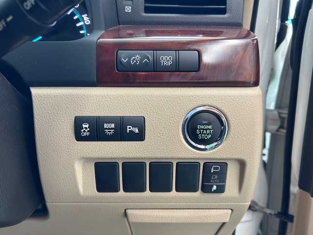 トヨタ ヴェルファイア 2．4V 宮城県 2009(平21)年 18万km ホワイトパールクリスタルシャイン 純正ナビ/AM/FM/BT/CD/DVD/AUX/ワンセグTV/バックカメラ/社外フリップダウンモニター/前席パワーシート/オットマン/両側パワースライドドア/ステアリングスイッチ/MTモード搭載/コーナーセンサー/クルーズコントロール/横滑り防止装置/衝突被害軽減システム/純正フロアマット/ウィンカードアミラー/プッシュスタート/保証書・記録簿・取扱説明書