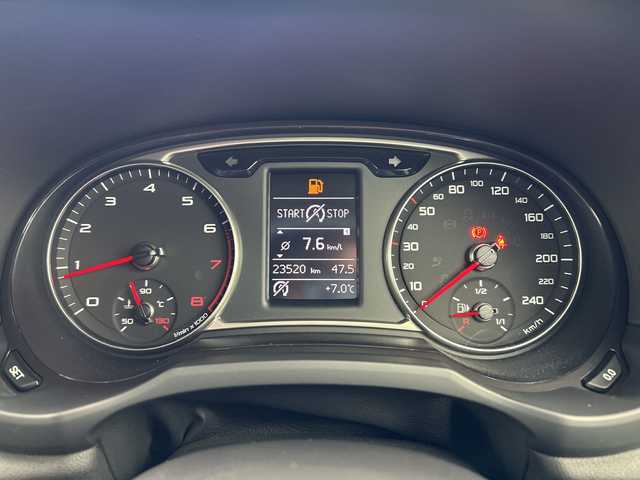 アウディ Ａ１ SB 1.4TFSI シリンダーオンデマンドスポーツ 奈良県 2016(平28)年 2.4万km ナノグレー/フロレットシルバーM 純正ナビ/（CD＆DVD＆BT）/オートライト/HIDライト/フォグランプ/ドライブアシスト/スマートキー/プッシュスタート/純正アルミホイール/アイドリングストップ/ABS/横滑り防止装置