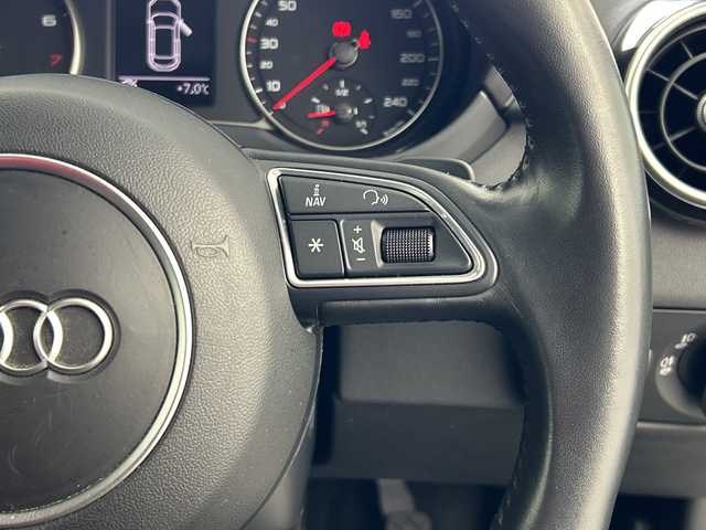 アウディ Ａ１ SB 1.4TFSI シリンダーオンデマンドスポーツ 奈良県 2016(平28)年 2.4万km ナノグレー/フロレットシルバーM 純正ナビ/（CD＆DVD＆BT）/オートライト/HIDライト/フォグランプ/ドライブアシスト/スマートキー/プッシュスタート/純正アルミホイール/アイドリングストップ/ABS/横滑り防止装置