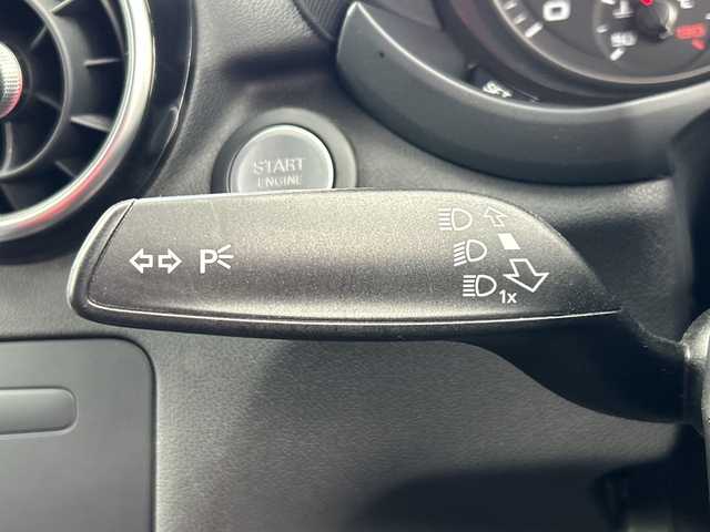 アウディ Ａ１ SB 1.4TFSI シリンダーオンデマンドスポーツ 奈良県 2016(平28)年 2.4万km ナノグレー/フロレットシルバーM 純正ナビ/（CD＆DVD＆BT）/オートライト/HIDライト/フォグランプ/ドライブアシスト/スマートキー/プッシュスタート/純正アルミホイール/アイドリングストップ/ABS/横滑り防止装置